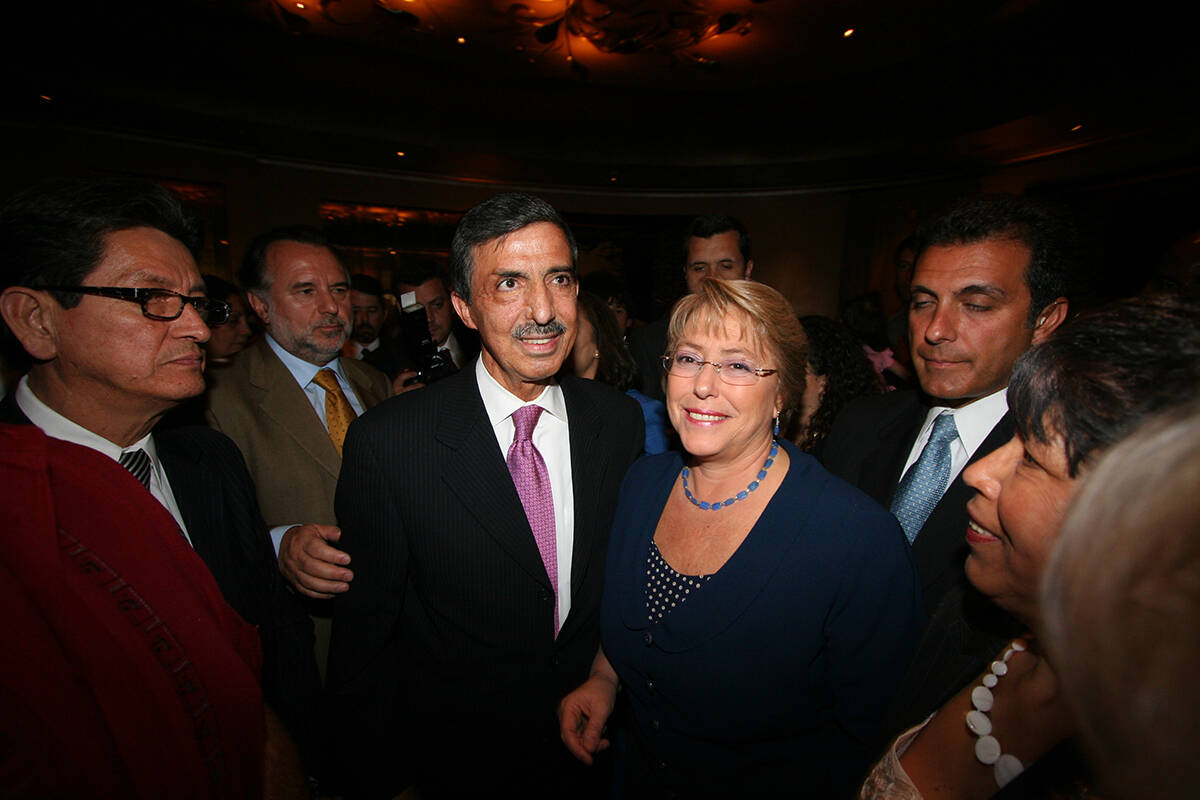 Mariano Lemus Gas y Michelle Bachelet, presidenta de Chile (en dos términos). [Foto Frank Alej ...