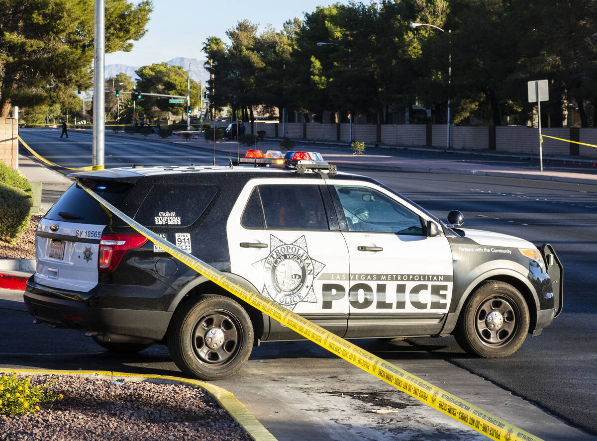 La Policía Metropolitana de Las Vegas investiga un choque fatal que involucró a dos vehículo ...