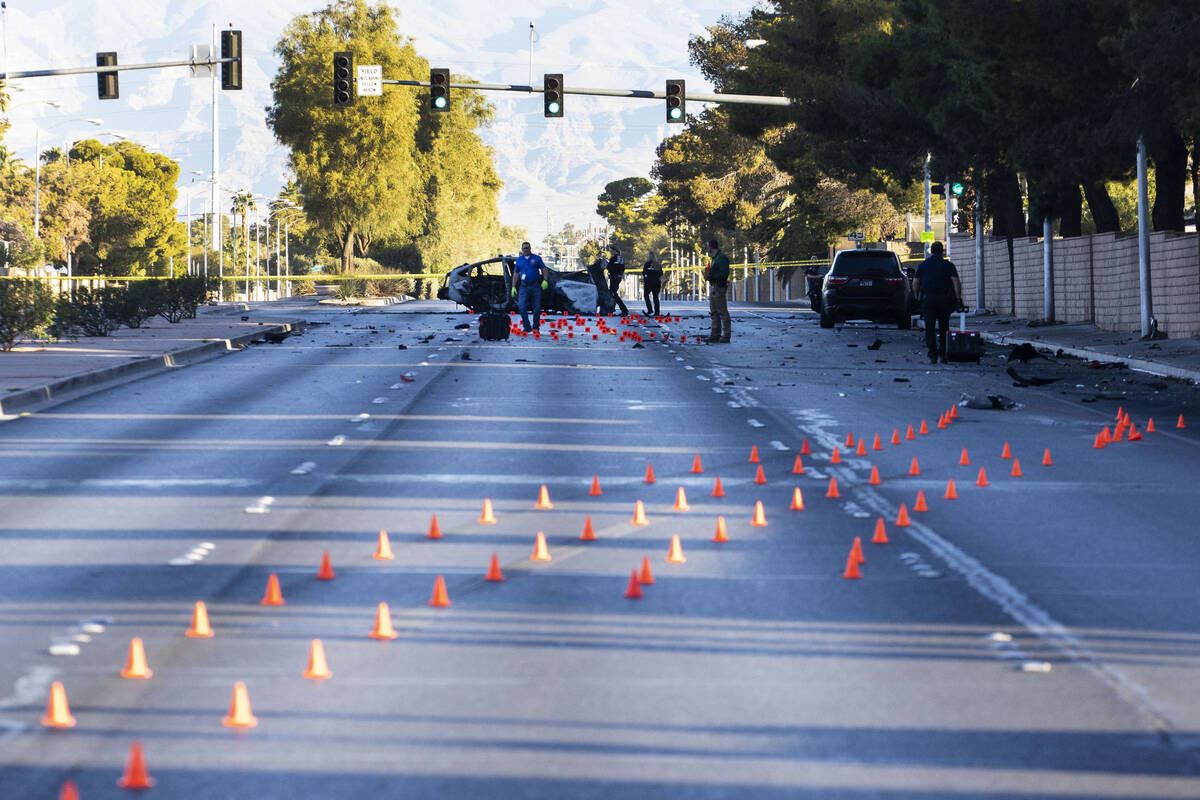 La Policía Metropolitana de Las Vegas investiga un choque fatal que involucró a dos vehículo ...