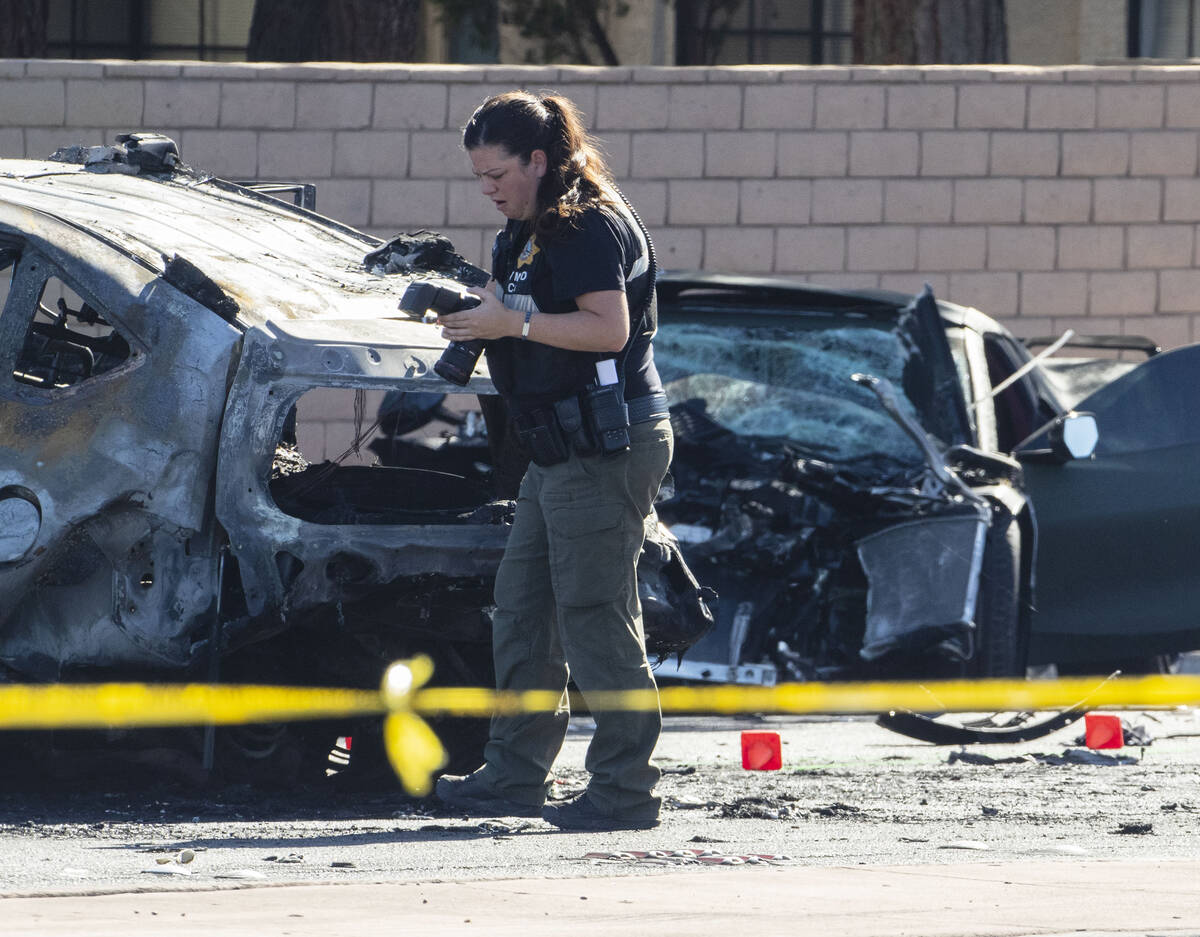 La policía de Las Vegas investiga un accidente fatal que involucró a dos vehículos en South ...