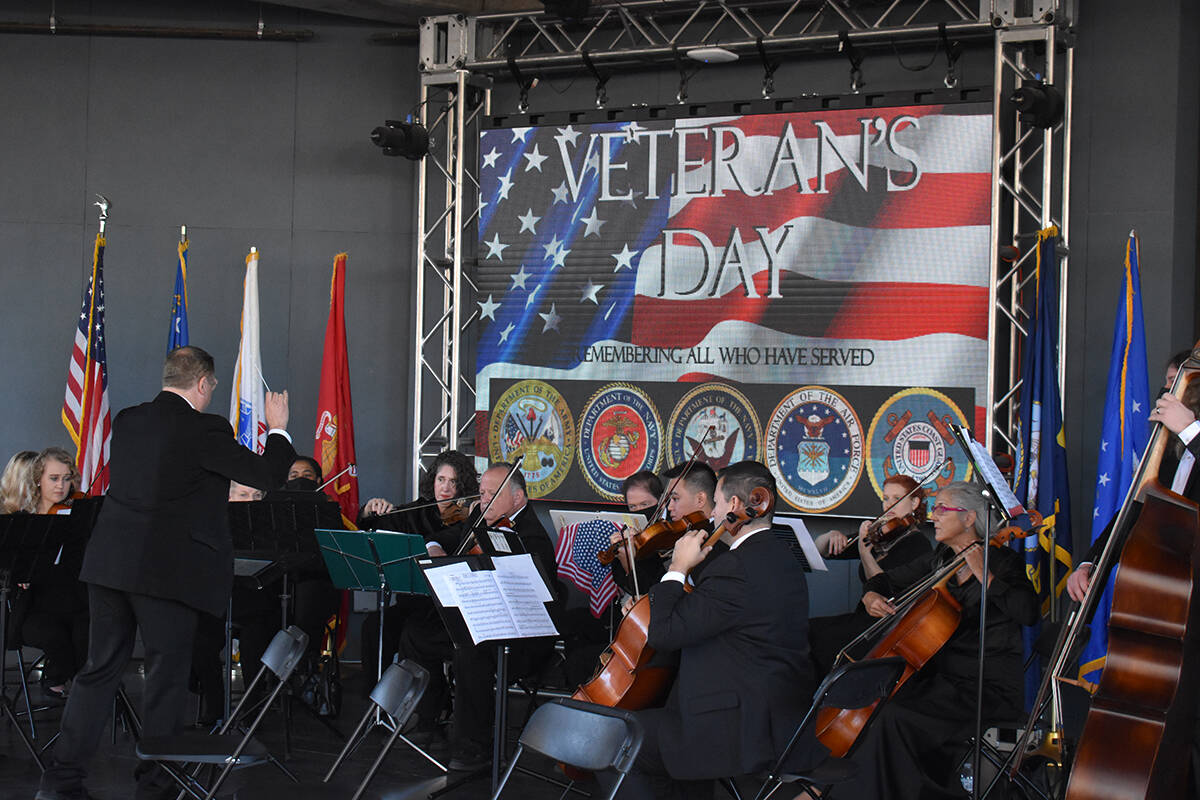 El Ayuntamiento de Henderson realizó su ceremonia anual del Día de los Veteranos, el sábado ...