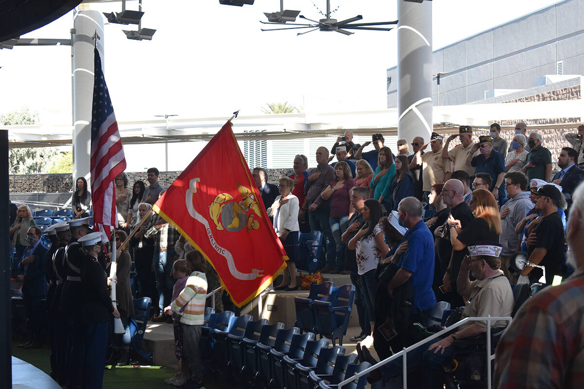 El Ayuntamiento de Henderson realizó su ceremonia anual del Día de los Veteranos, el sábado ...