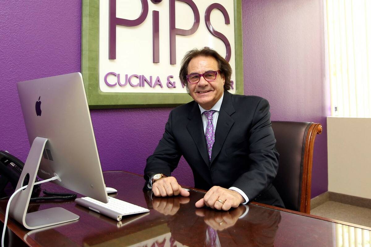 Rino Armeni posa en su negocio, Las Vegas Business Academy en 2013. (Jerry Henkel/Las Vegas Rev ...