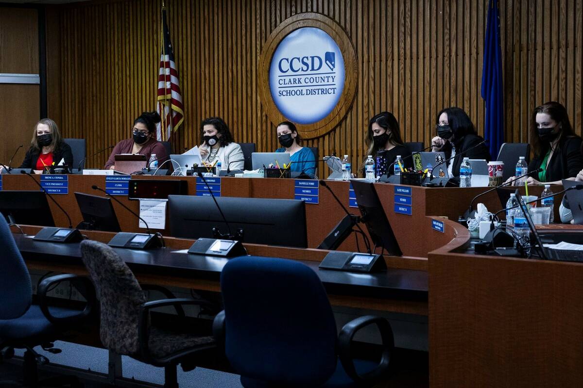 La reunión del Consejo Escolar del Condado Clark en el CCSD Greer Education Center, el jueves ...