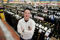 El propietario de Lee's Discount Liquor, Kenny Lee, en una de sus tiendas en 1780 S. Rainbow Bl ...