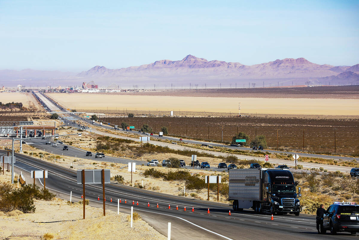 La Interestatal 15 en la frontera entre Nevada y California el domingo 5 de diciembre de 2021. ...