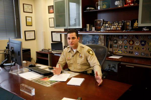 El capitán Dori Koren, del Departamento de Policía Metropolitana, habla con el Review-Journal ...