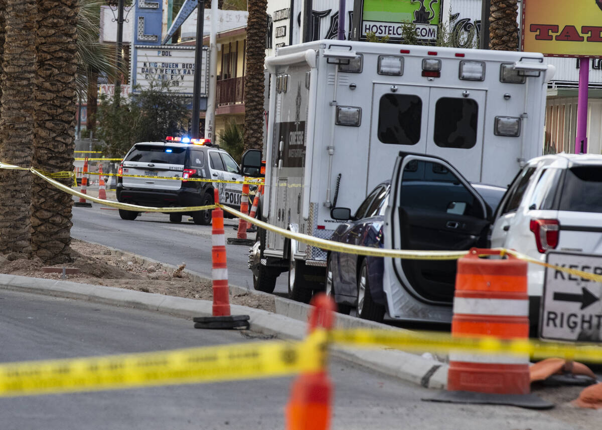 La Policía Metropolitana de Las Vegas está investigando un homicidio cerca de Las Vegas Boule ...