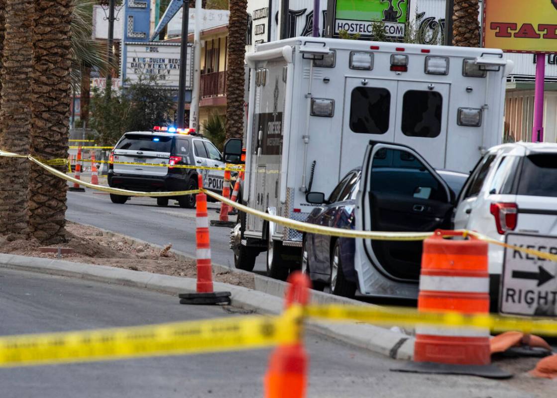 La Policía Metropolitana de Las Vegas está investigando un homicidio cerca de Las Vegas Boule ...