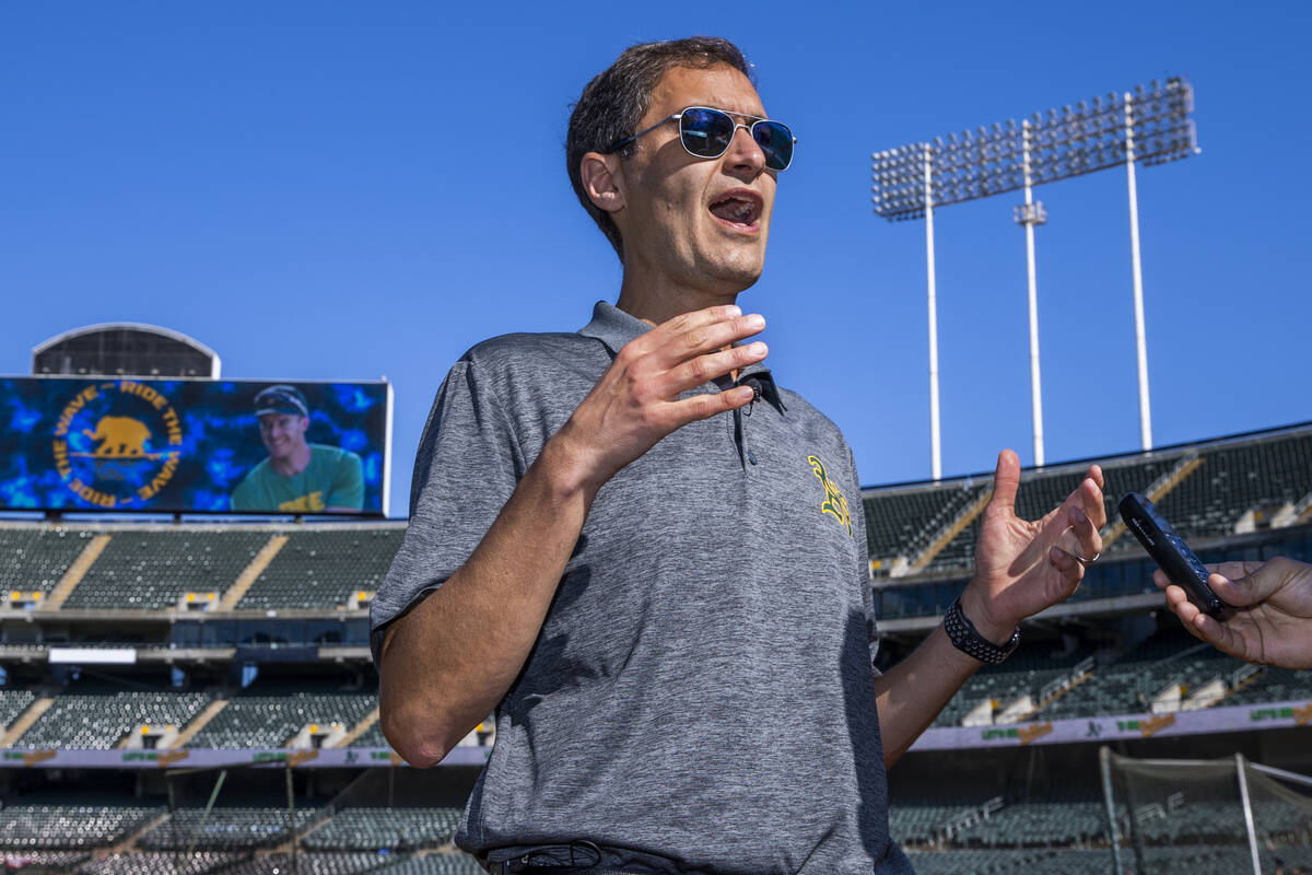 El presidente de los A's de Oakland, Dave Kaval, habla sobre el estado actual del equipo, la ub ...