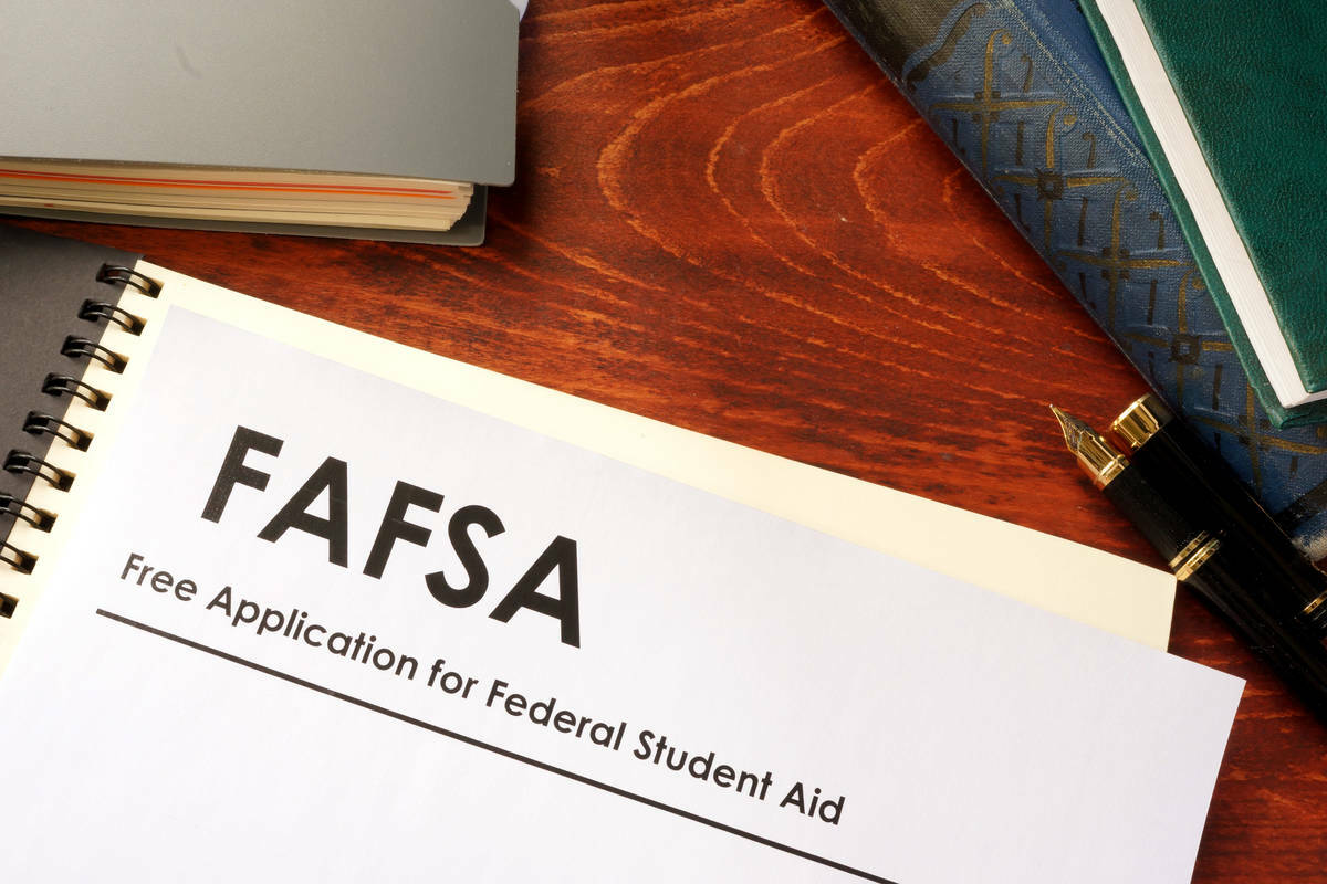 Solicitud Gratuita de Ayuda Federal para Estudiantes (FAFSA, por sus siglas en inglés). [Getty ...