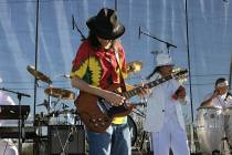 La banda “Freedom Santana Experience” está compuesta por Daniel Gómez, en la guitarra; Al ...