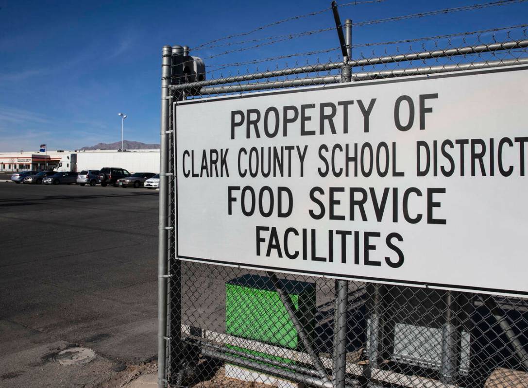 Las instalaciones del servicio de alimentos del Distrito Escolar del Condado Clark el lunes 10 ...