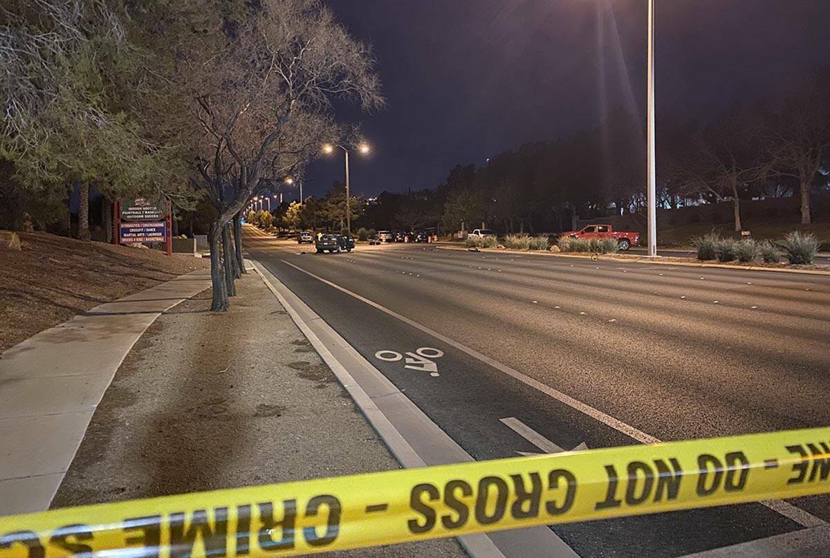 La policía de Las Vegas investiga una colisión mortal cerca de North Rampart Boulevard y Tour ...