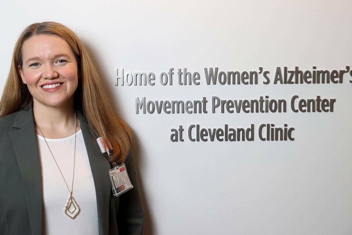 Jessica Caldwell, directora del Women's Alzheimer's Movement Prevention Center de Cleveland Cli ...