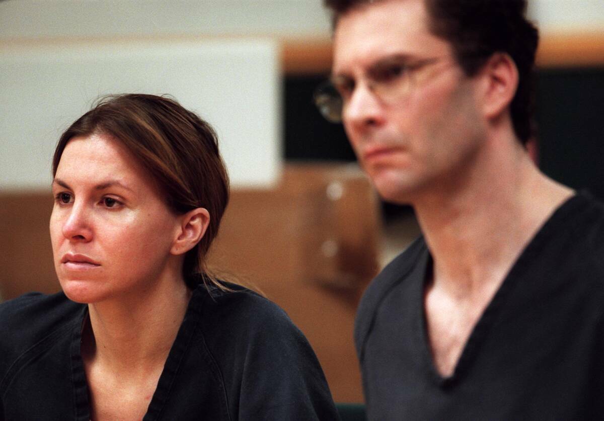 Sandy Murphy y Rick Tabish en el tribunal el 4 de agosto de 2000. (Archivo: Jim Laurie, Las Veg ...