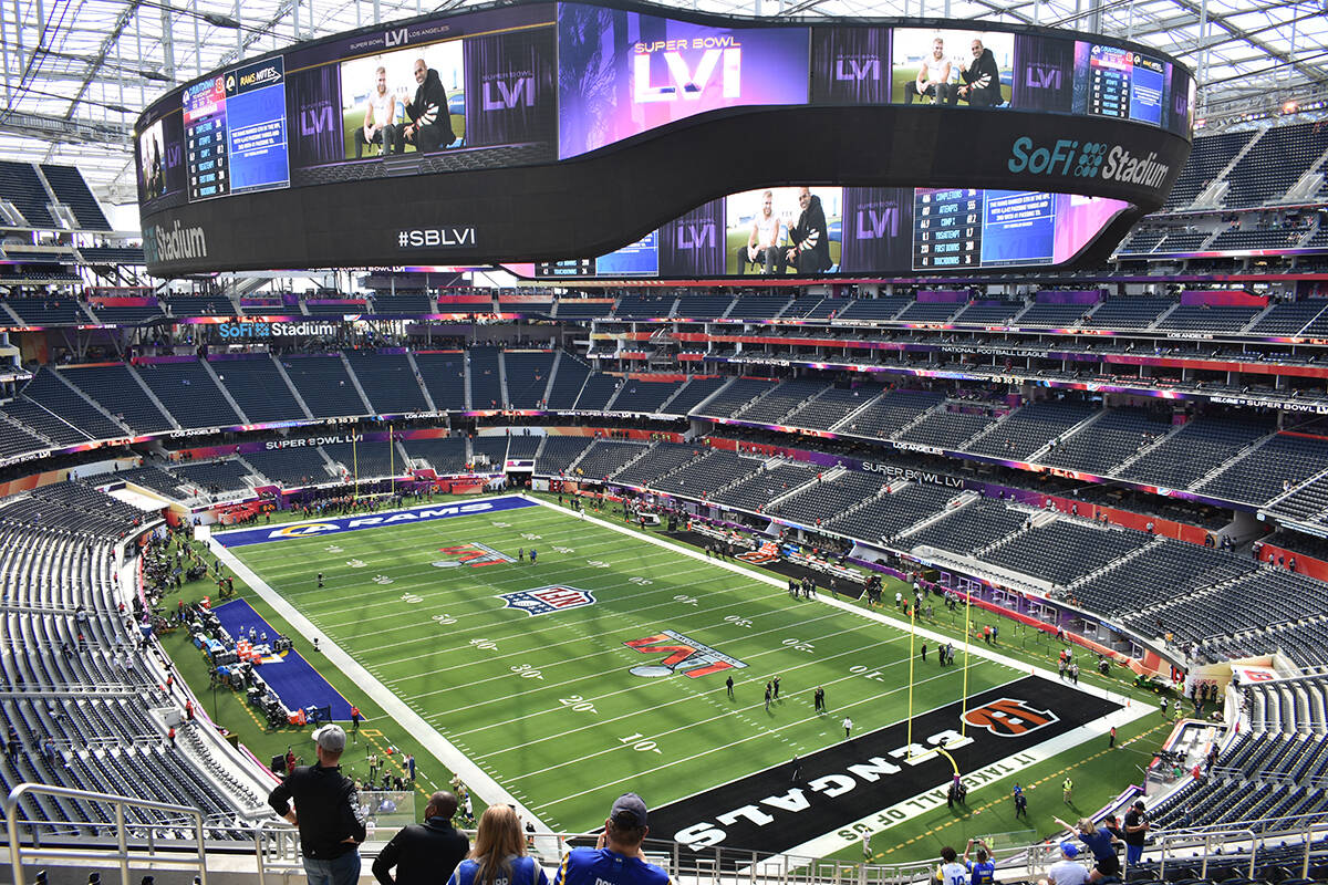 El SoFi Stadium es fotografiado antes del Súper Tazón 56 de la NFL, el domingo 13 de febrero ...