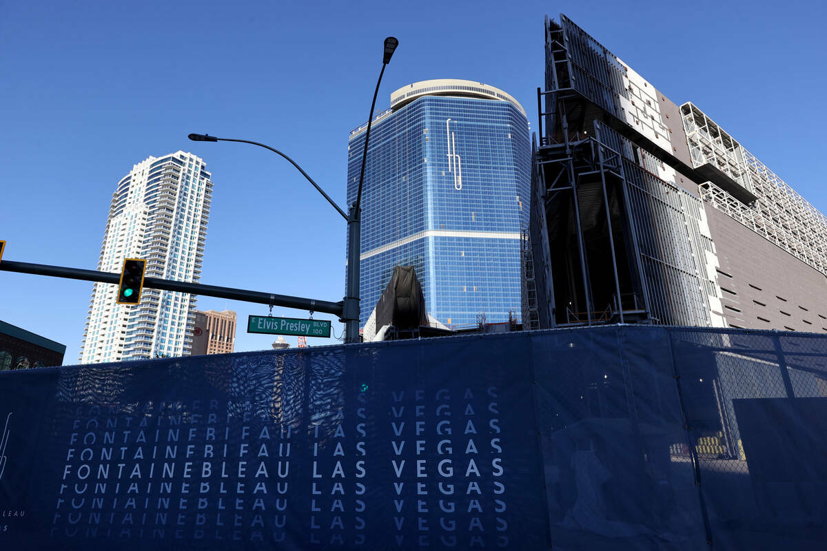 Fontainebleau Las Vegas en construcción en el norte del Strip el jueves 3 de febrero de 2022. ...