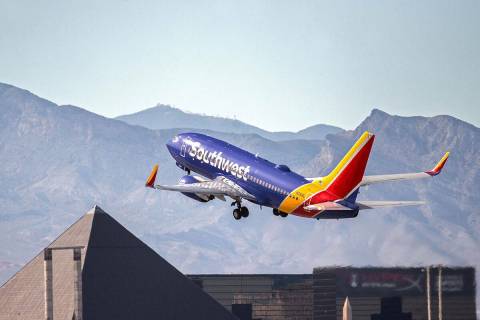 Un avión de Southwest despega del Aeropuerto Internacional McCarran el martes 31 de marzo de 2 ...