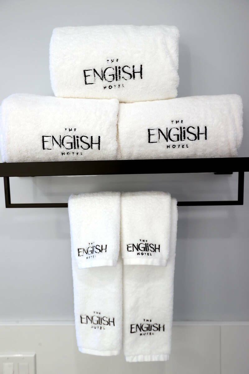 Las toallas de las habitaciones de The English Hotel, que lleva el nombre del famoso chef Todd ...