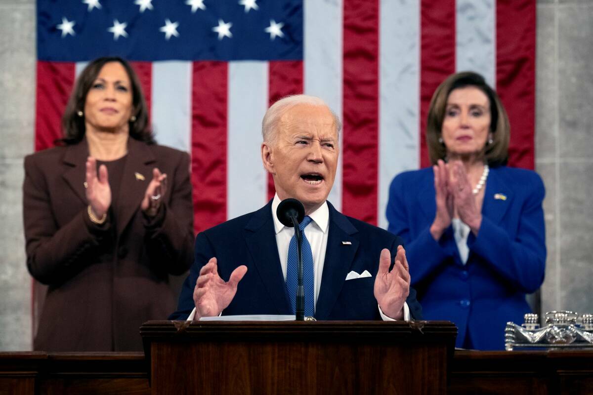 El presidente Joe Biden pronuncia su discurso sobre el Estado de la Unión ante una sesión con ...