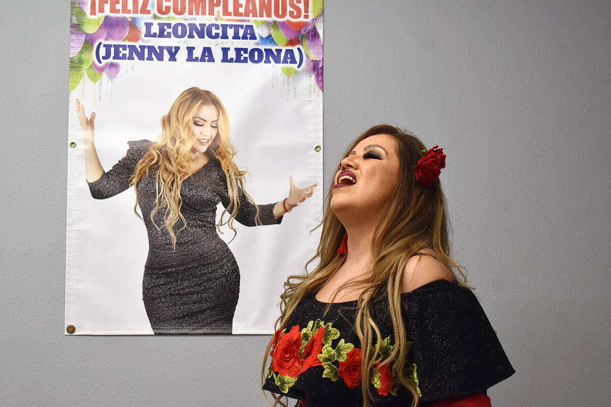 Jenny La Leona de Chihuahua, debutó en Las Vegas de manera exitosa. El viernes 4 de marzo de 2 ...