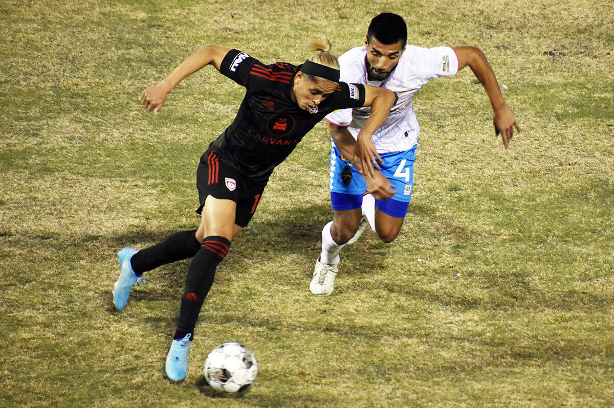 Las Vegas Lights FC derrotó a Phoenix Rising FC con marcador de 2-1 en el Cashman Field, con e ...