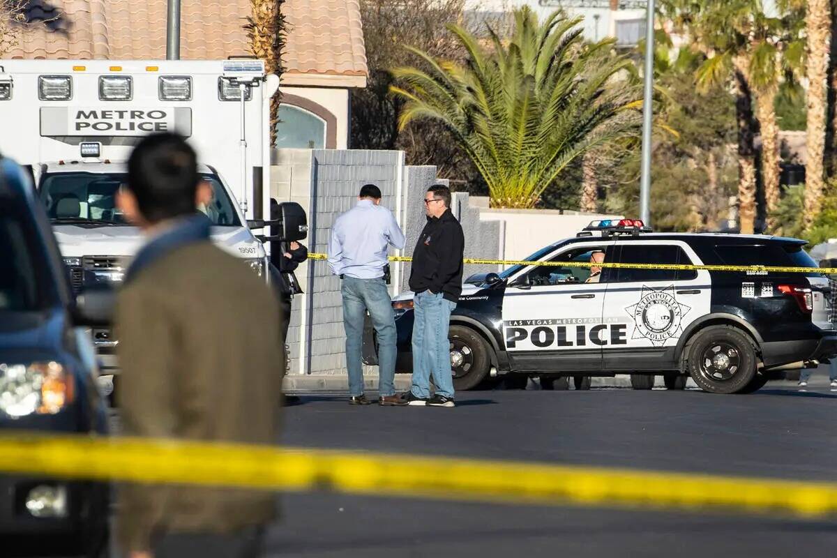 La policía de Las Vegas está investigando un homicidio en la cuadra 2900 de Seasons Avenue. ( ...