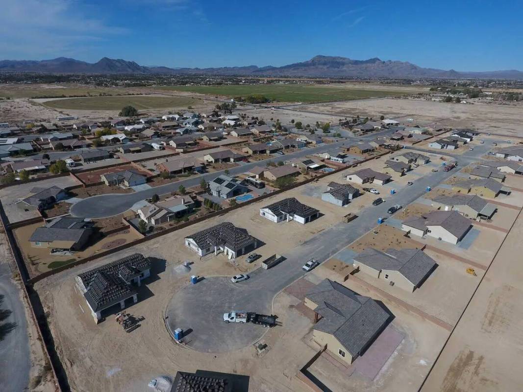 Vista aérea de Cottage Grove Estates en Pahrump, Nevada, el jueves 15 de noviembre de 2018. Mi ...