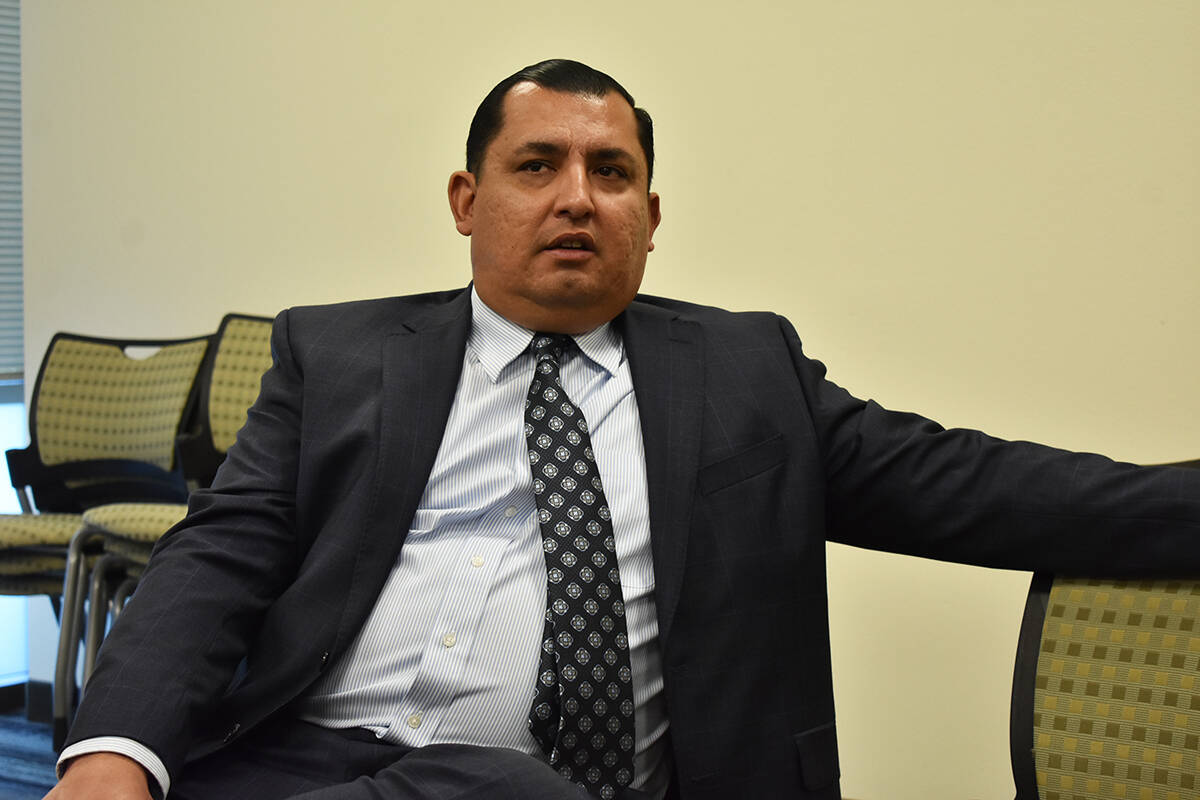 Arturo Martínez, detective de ataques sexuales de LVMPD, durante una conversación con El Tiem ...