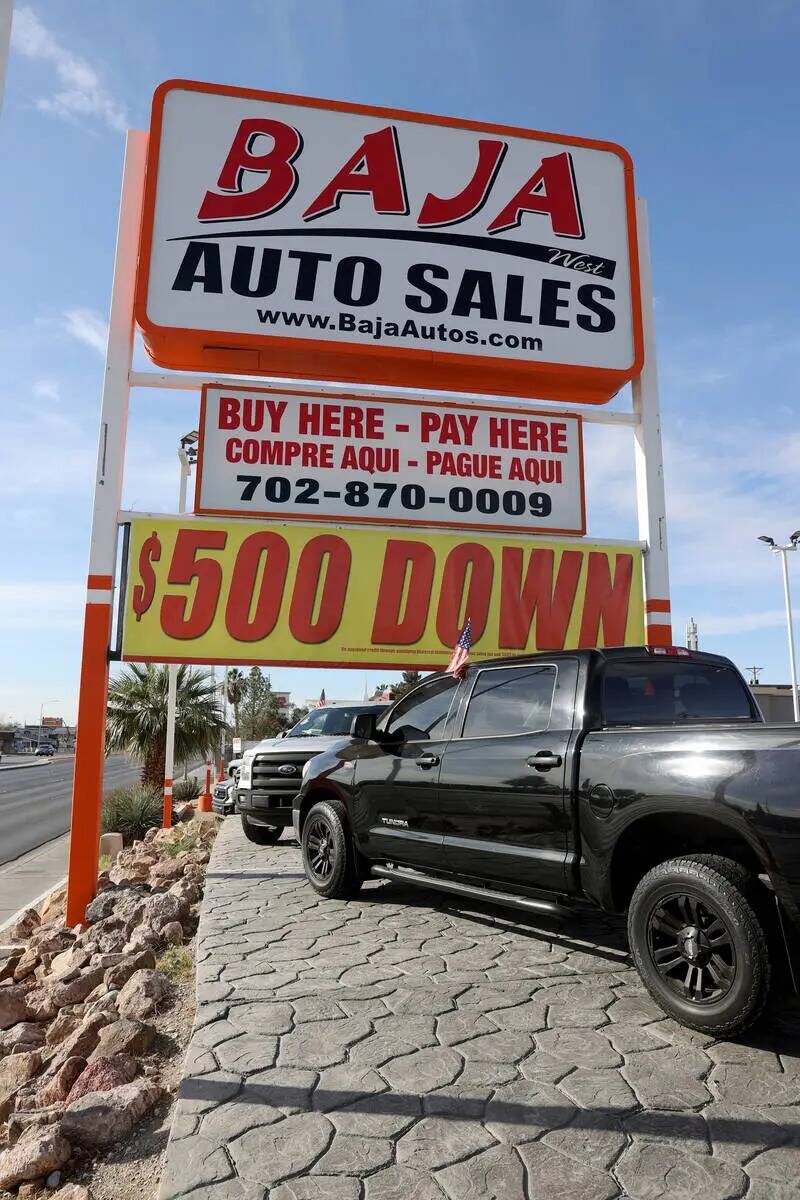 Autos usados a la venta en Baja Auto Sales West en Las Vegas el martes 29 de marzo de 2022. (K. ...
