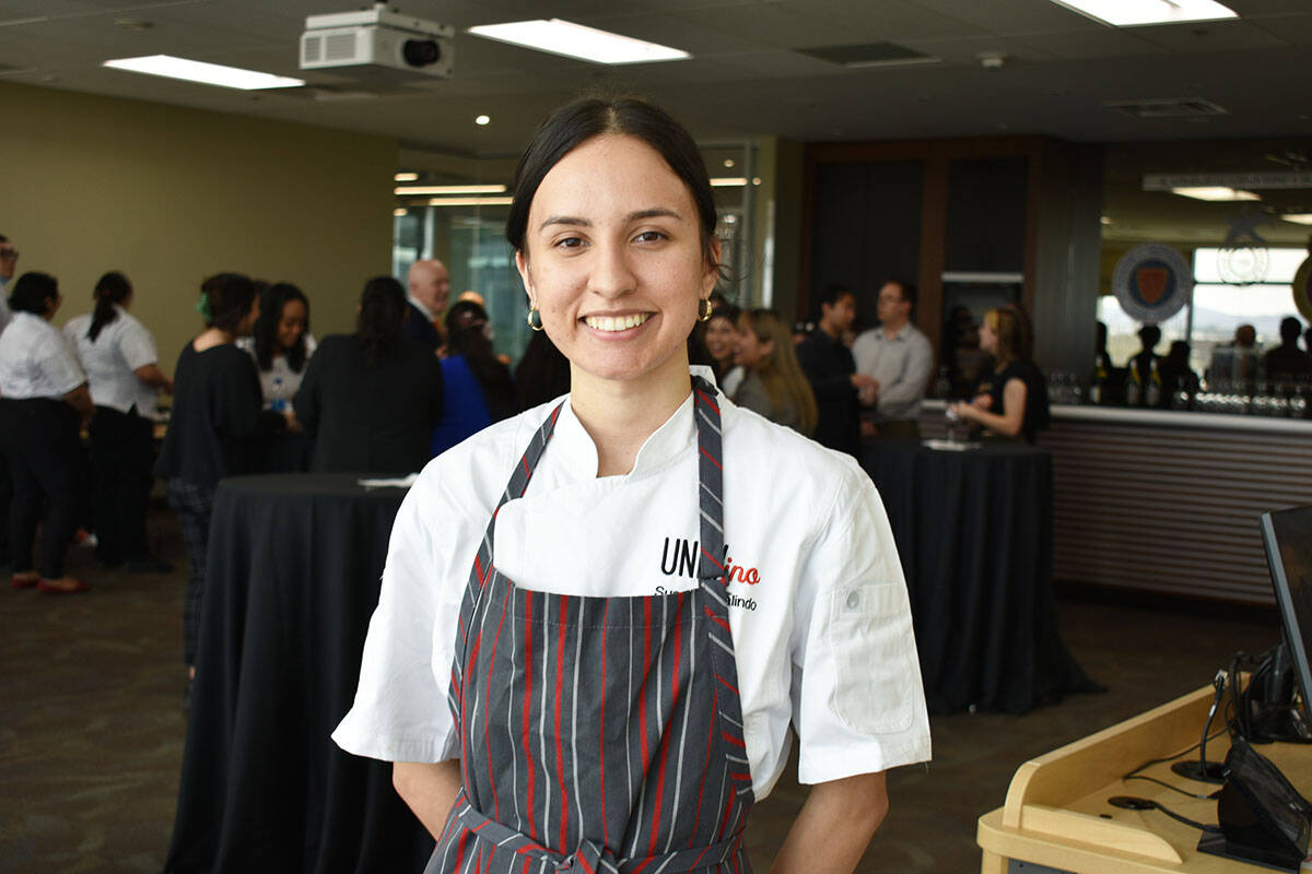 La estudiante de la Facultad de Hospitalidad de UNLV, Susana Galindo, durante un evento de prep ...