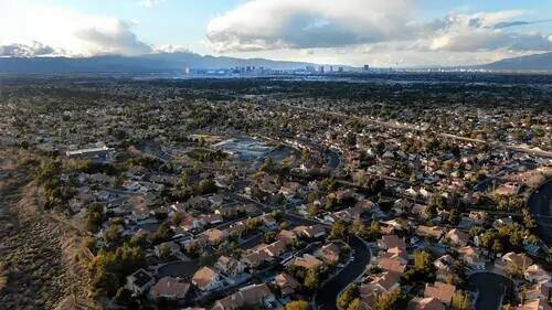Vista aérea de las casas cerca del Silver Springs Park en Henderson, Nevada, el sábado 16 de ...