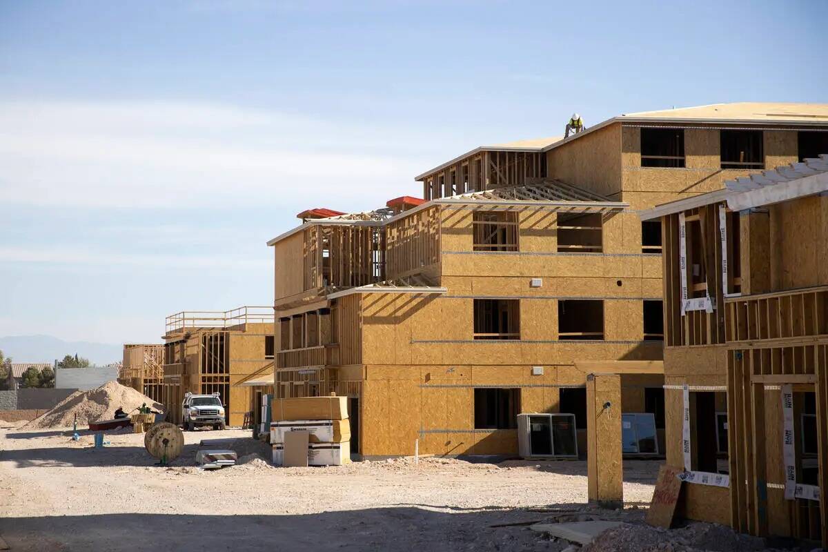 El sitio de construcción de Capriccio by Ovation, una comunidad de apartamentos asequibles par ...