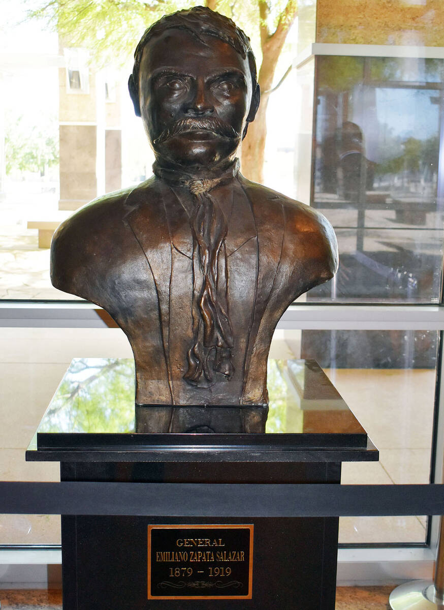 El busto del general Emiliano Zapata será colocado, en fecha próxima, en el parque Libertad. ...