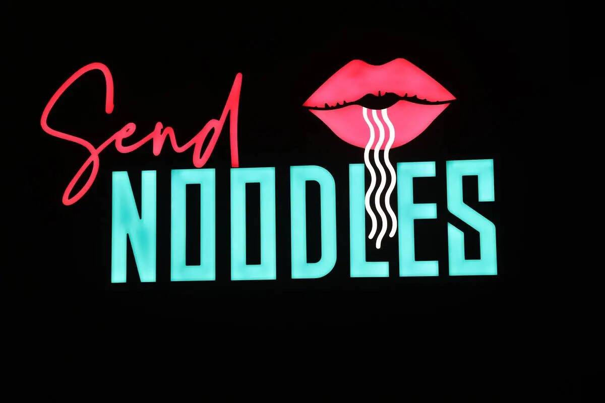 El restaurante Send Noodles en el Palms de Las Vegas el lunes 25 de abril de 2022. La reapertur ...