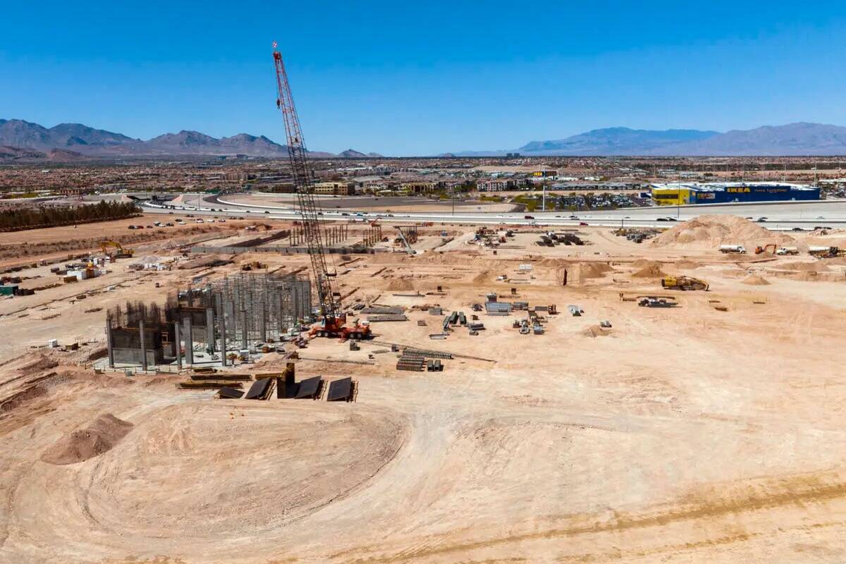 Se está construyendo el nuevo hotel-casino Durango en South Durango Drive y el 215 Beltway el ...