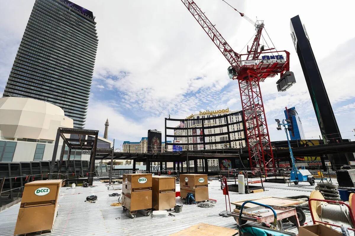 El sitio de construcción de Project63, un nuevo complejo comercial en el Strip de Las Vegas, e ...