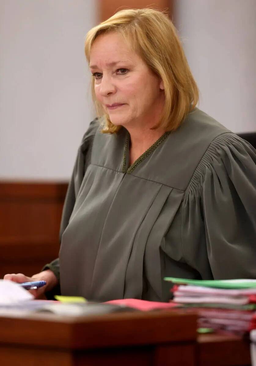 La jueza de paz de Las Vegas, Ann Zimmerman, preside un tribunal en el Centro Regional de Justi ...