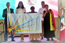 Archivo.- La artista plástica venezolana Dalia Suárez, presentó una bandera que fue denomina ...