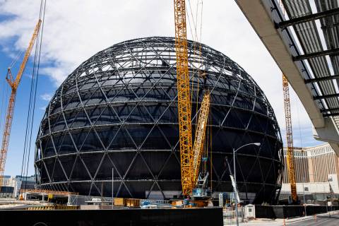 Estructura a punto de ser finalizada en la MSG Sphere de Las Vegas el 16 de mayo del 2022. (Biz ...