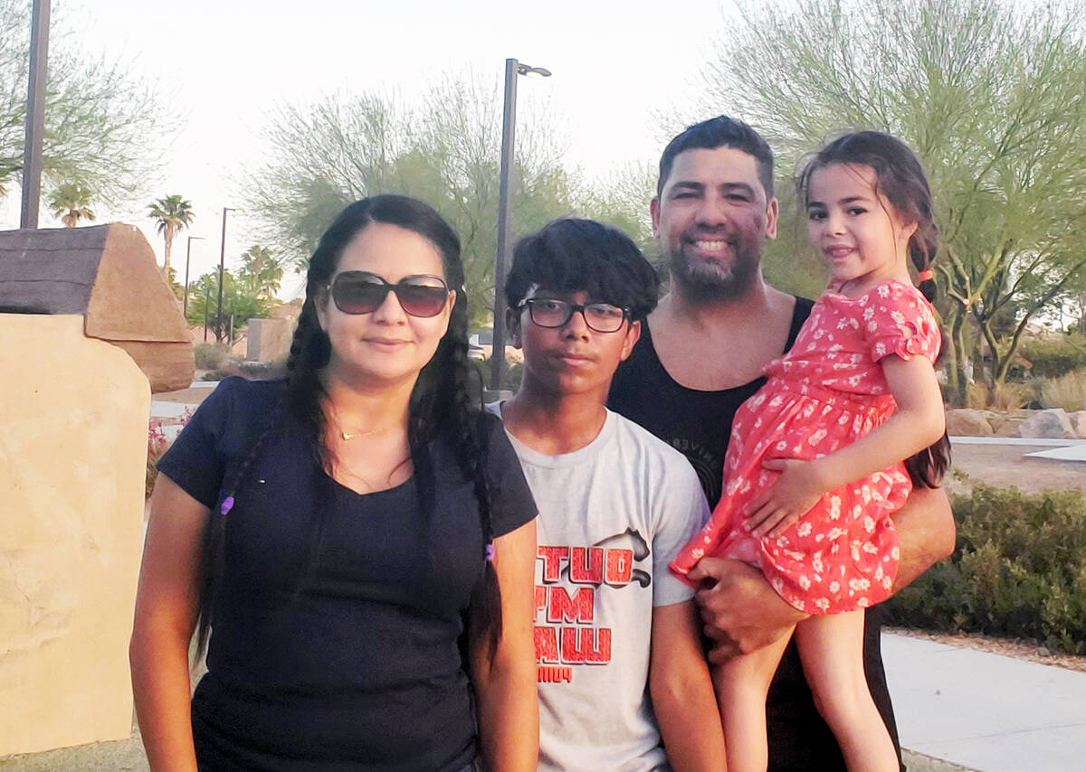 Yubiri Meléndez acompañada de su esposo Edwin y sus hijos José y Alana. El sábado 21 de may ...