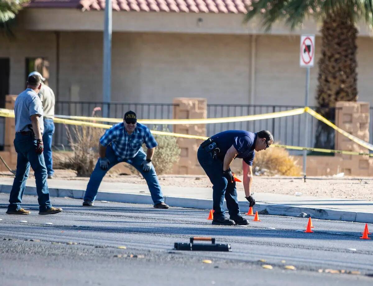 La policía de Las Vegas investiga un choque de vehículos en el que murieron dos personas cerc ...