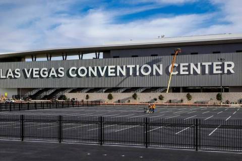 La rotulación ya está montada en el lateral de Las Vegas Convention Center West Hall el miér ...