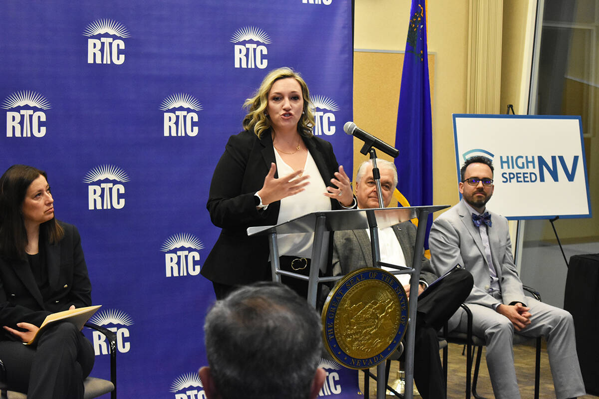 La senadora estatal Nicole Cannizzaro habla durante un evento de lanzamiento del programa “Hi ...