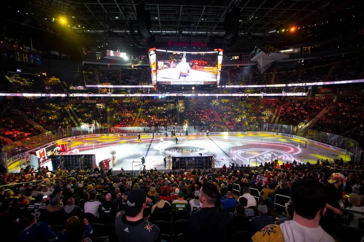 Los aficionados asisten al All-Star Game de la NHL en el T-Mobile Arena de Las Vegas, el sábad ...