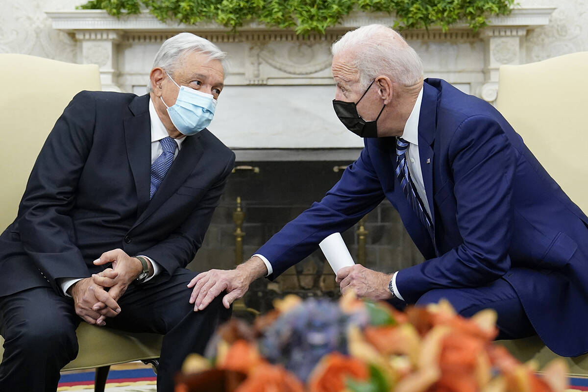 ARCHIVO - El presidente Joe Biden se reúne con el presidente mexicano Andrés Manuel López Ob ...