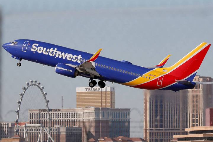 Un avión de Southwest Airlines despega del Aeropuerto Internacional Harry Reid en Las Vegas. ( ...