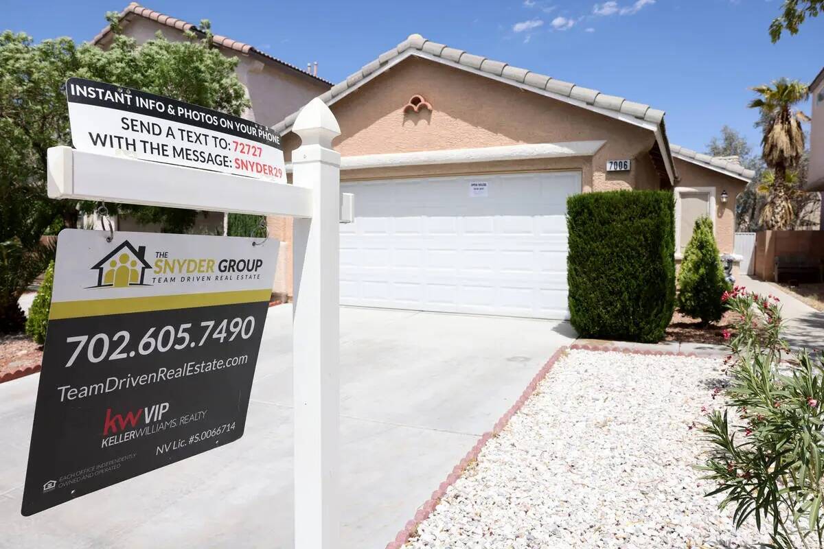 Una casa en venta en el suroeste del valle de Las Vegas el viernes 17 de junio de 2022. (K.M. C ...