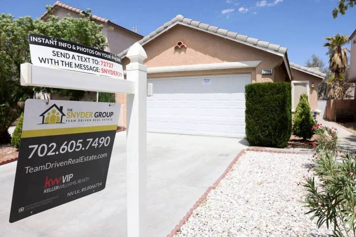 Una casa en venta en el suroeste del valle de Las Vegas el viernes 17 de junio de 2022. (K.M. C ...